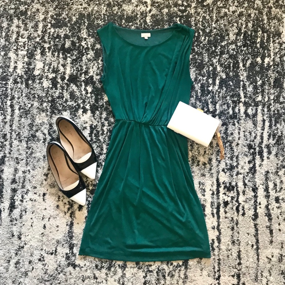 Sleeveless Mid-Length Dress 👗